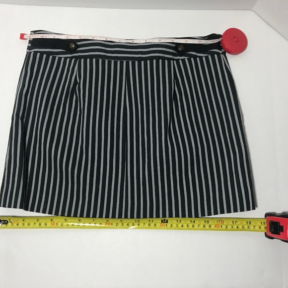 BCBG Max Azria short sleeve suit blazer+mini skirt - Picture 4 of 8